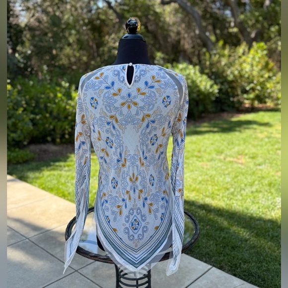 BDBGMaxAzria "Elyza" printed scarf top - size S - Picture 4 of 4